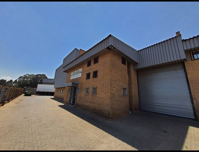 240M² WAREHOUSE TO LET IN DRIEHOEK